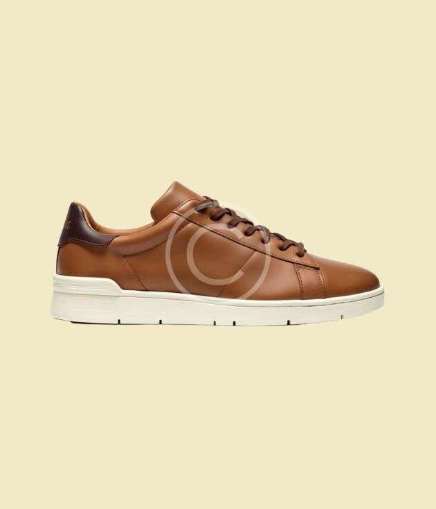 Brown low-top leather sneakers